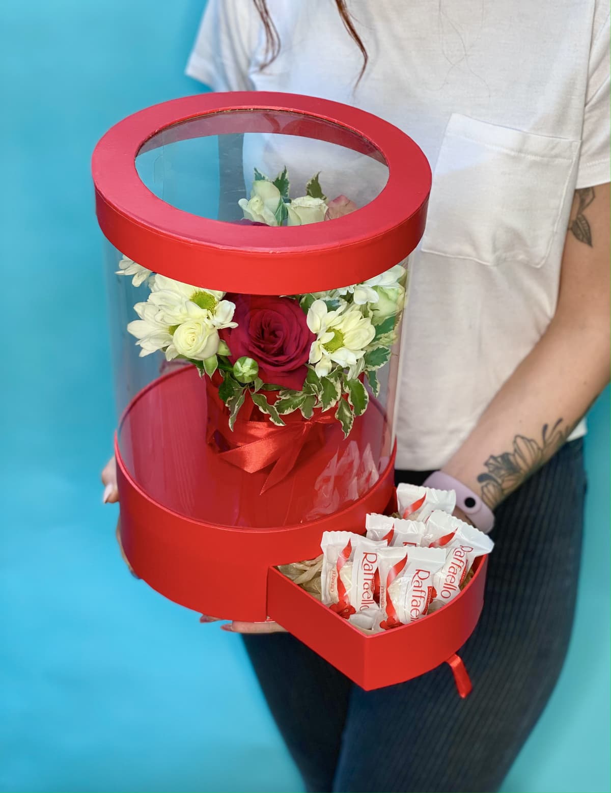 Цветочная композиция в аквариуме с сюрпризом №1