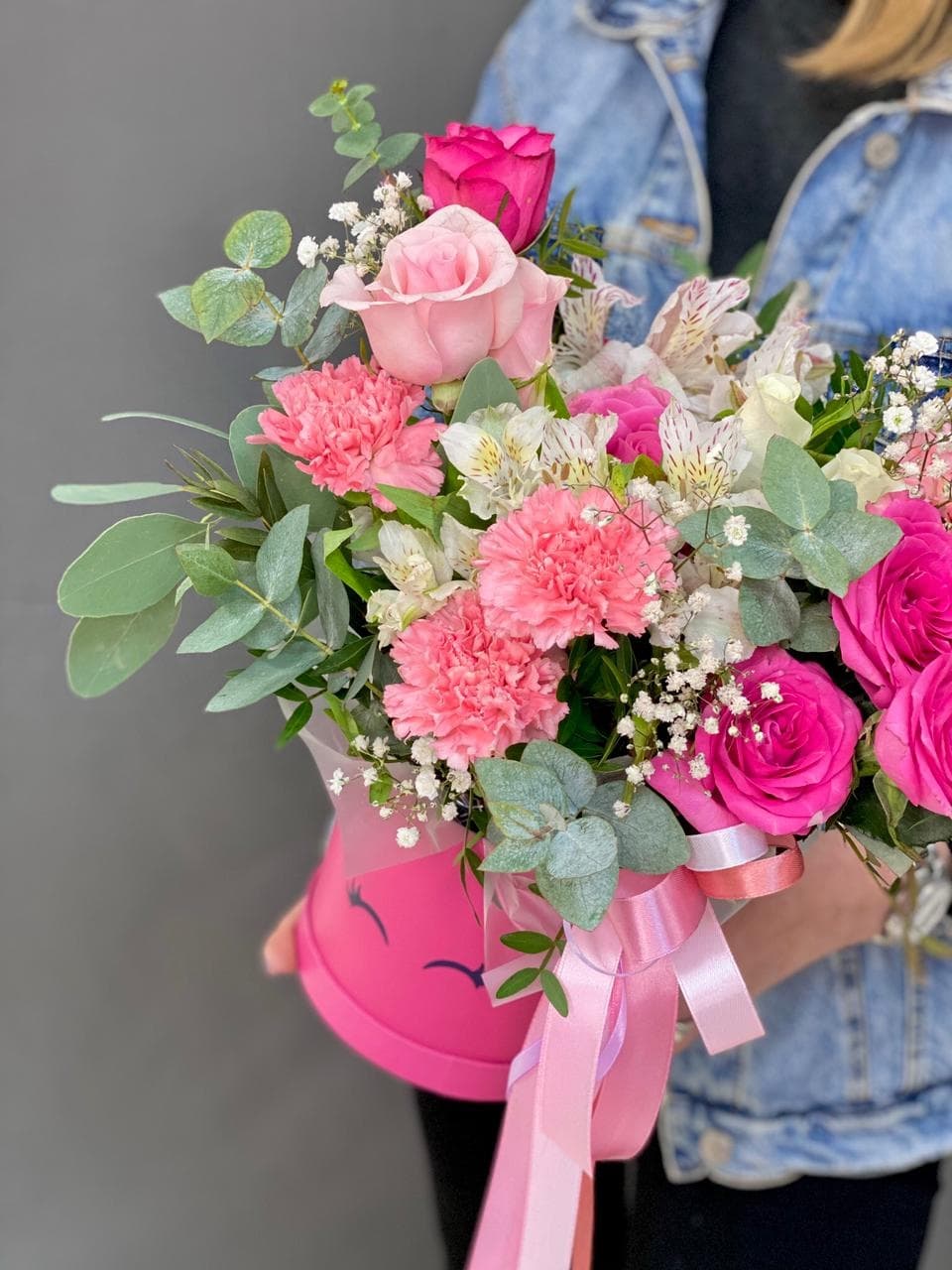 Композиция в шляпной коробке "Нежный взгляд"