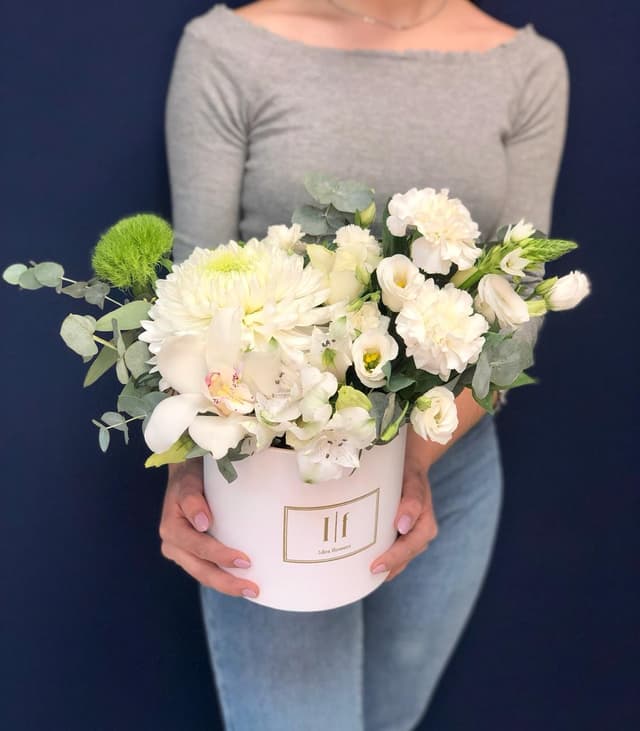 Композиция в шляпной коробке "Зимний уют" Композиция в шляпной коробке "Зимний уют"