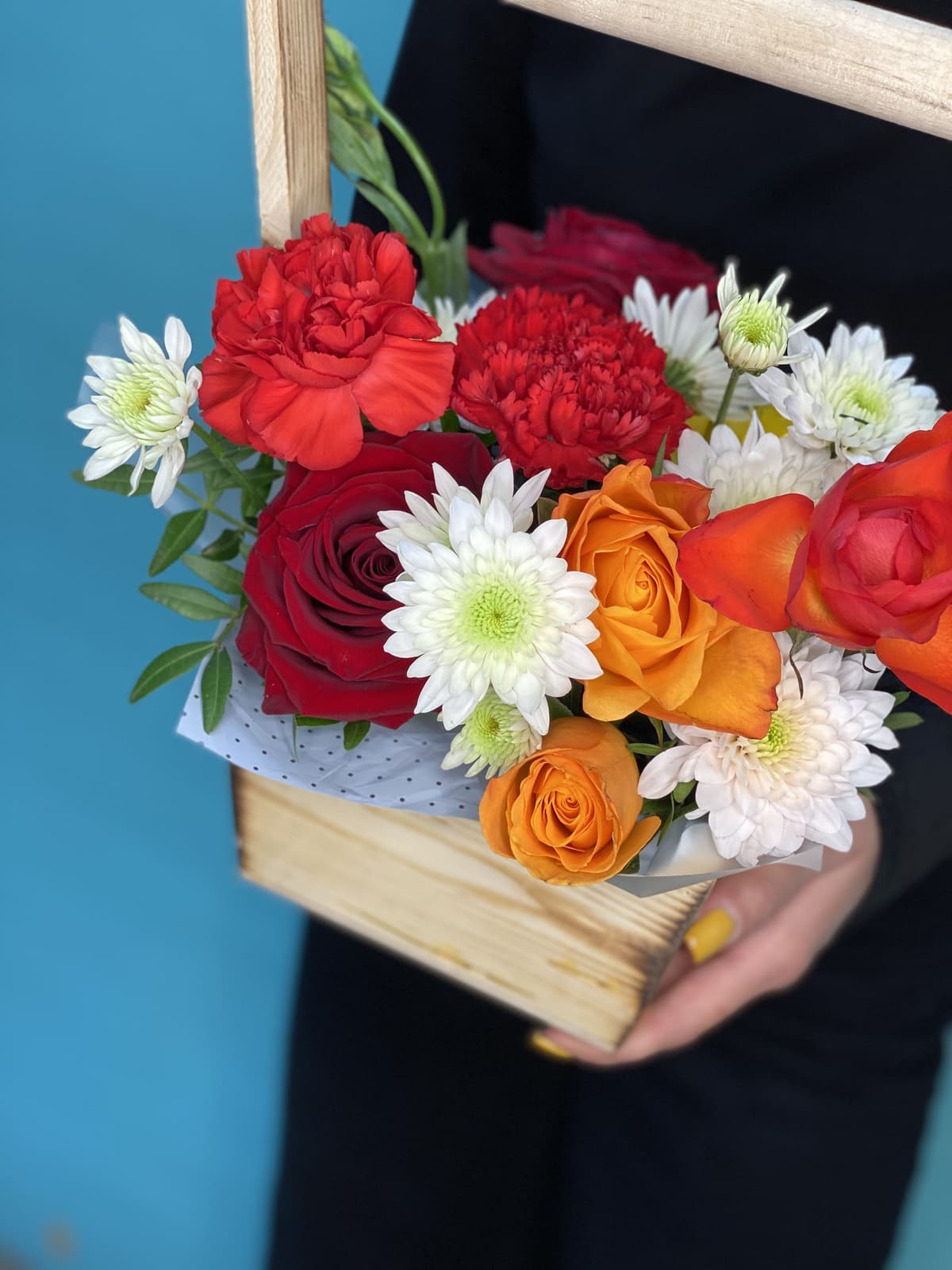 Композиция в ящике "Яркий цвет"