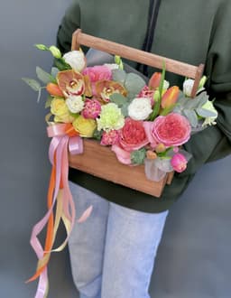 Композиция в ящике "Spring sun"