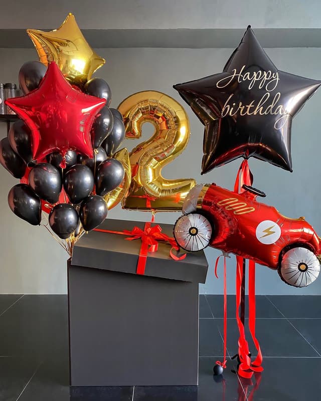 Коробка сюрприз "Гоночная машина" Коробка сюрприз "Гоночная машина"