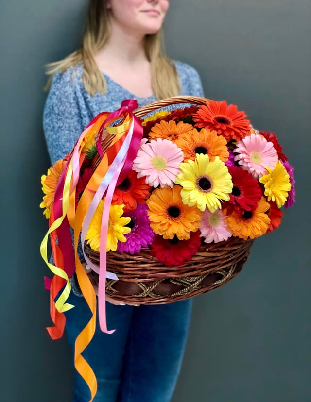 Красивая корзина с Герберами Красивая корзина с Герберами
