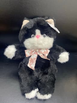 Кот с бантом, черный