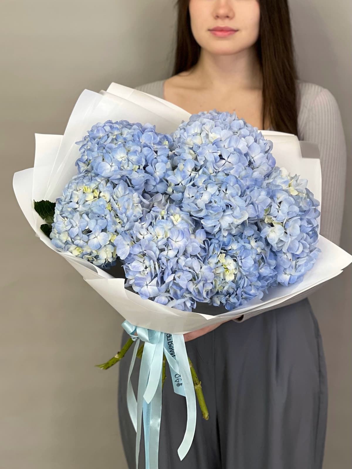 МЕГА АКЦИЯ Букет из 7 голубых гортензий
