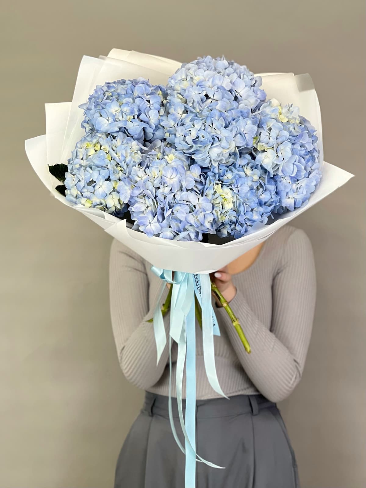 МЕГА АКЦИЯ Букет из 7 голубых гортензий