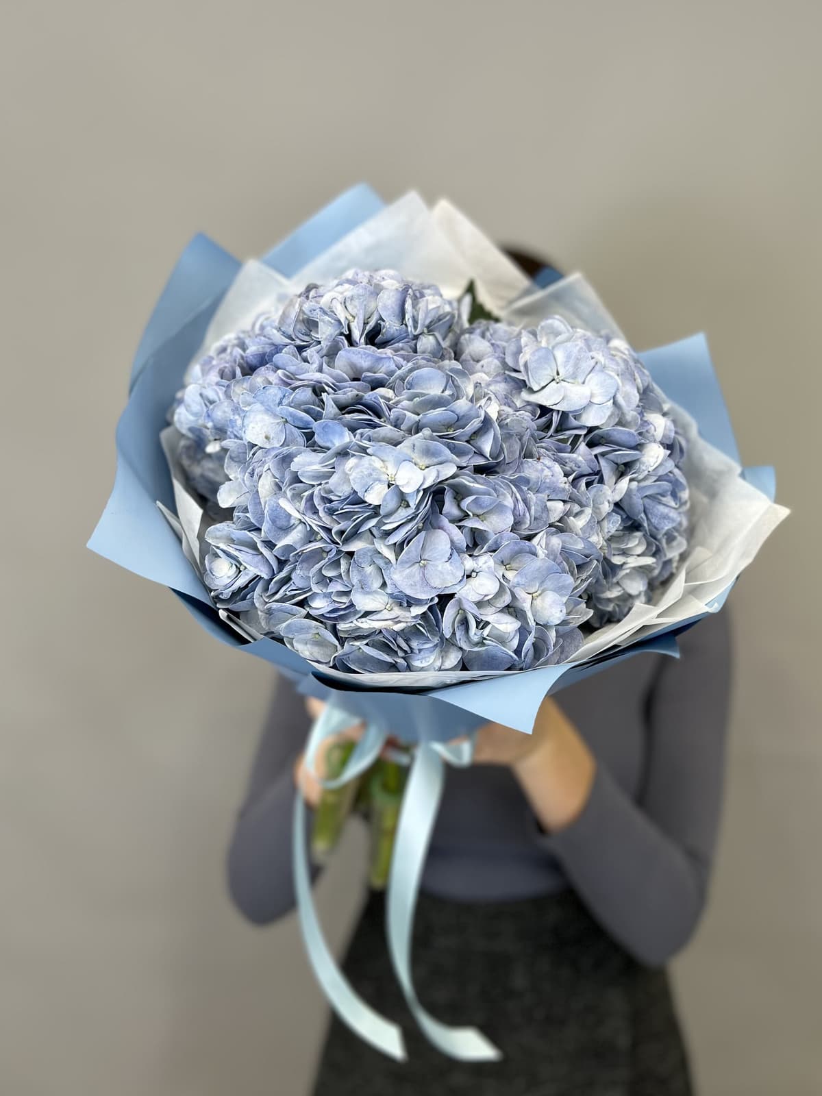 МЕГА АКЦИЯ Оригинальный букет из 3 голубых гортензий