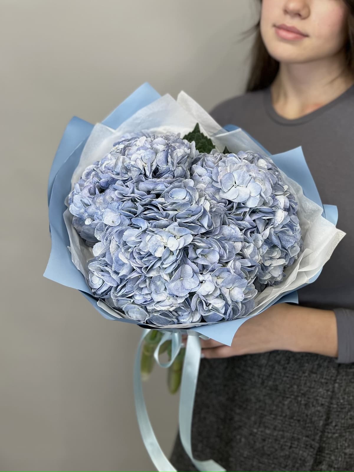 МЕГА АКЦИЯ Оригинальный букет из 3 голубых гортензий