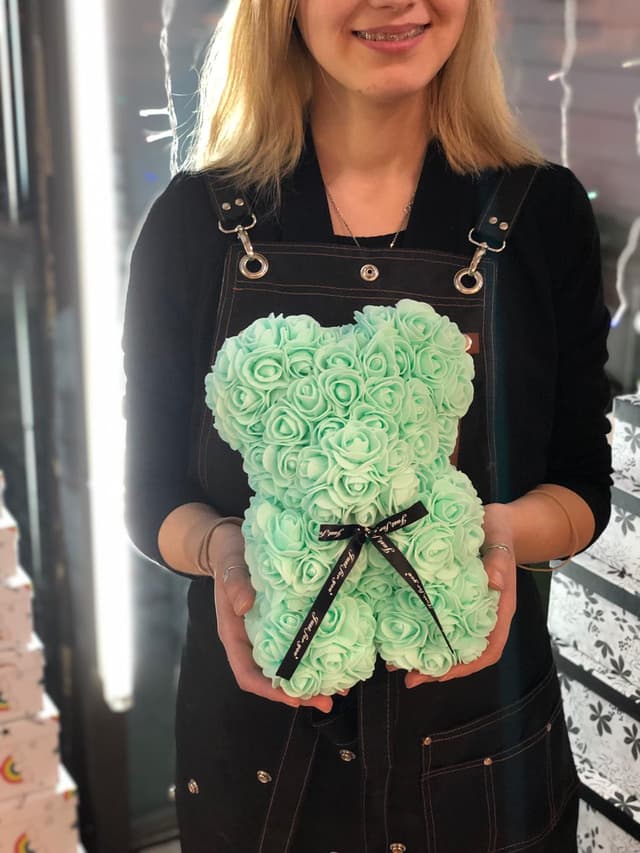 Мишка из роз мятный 28 см + ПОДАРОК Мишка из роз мятный 28 см + ПОДАРОК