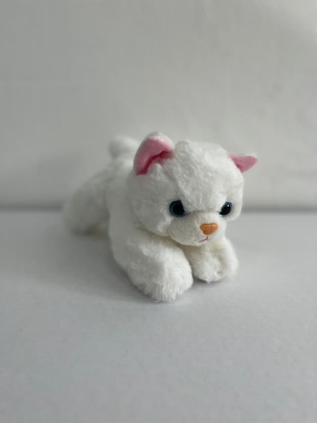 Мягкая игрушка "Котенок" , белая 20 см Мягкая игрушка "Котенок" , белая 20 см