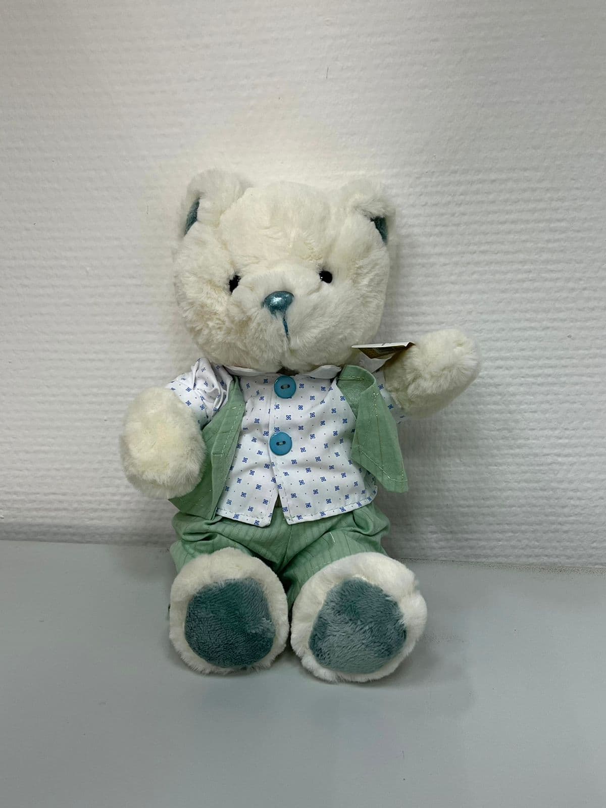 Мягкая игрушка «Мишка в жилете» зеленый 23 см