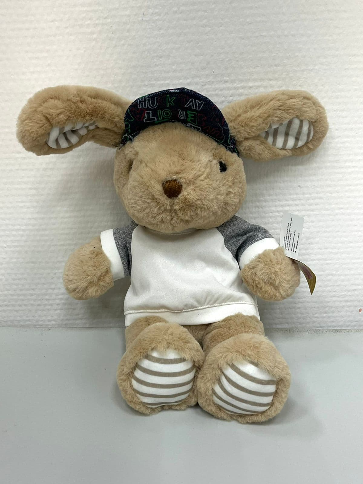 Мягкая игрушка «Зайчик в кепке» белый 22 см