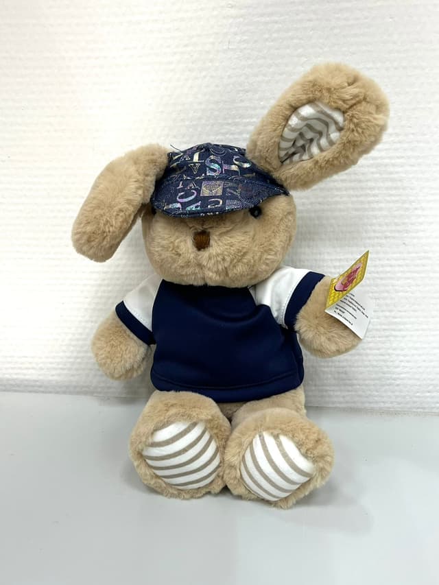 Мягкая игрушка «Зайчик в кепке» черный 22 см Мягкая игрушка «Зайчик в кепке» черный 22 см