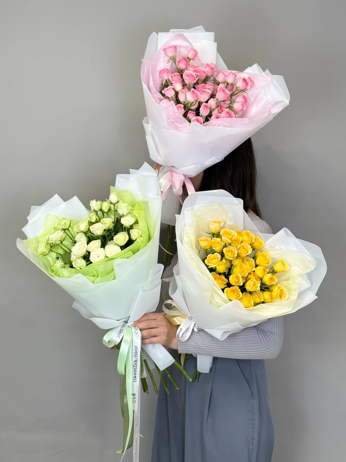 Нежный букет из 7 розовых кустовых роз