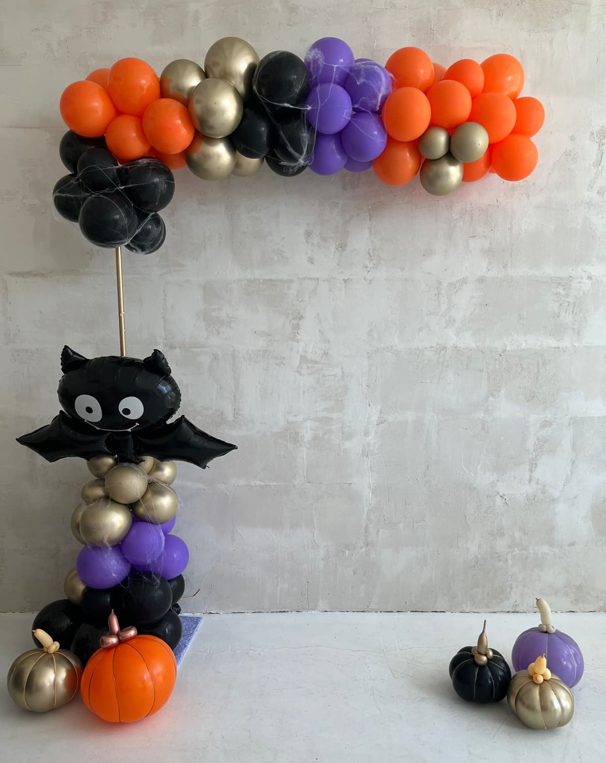 Оформление из шаров «Летучий монстрик»