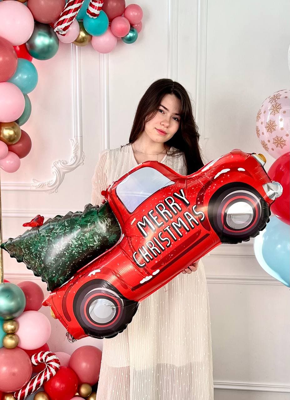 Оформление из шаров с воздухом и фонтаном «Новогодняя Машинка»