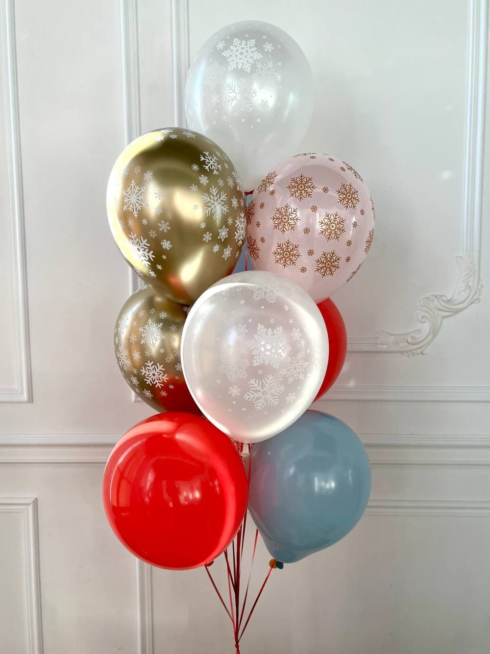 Оформление из шаров с воздухом и фонтаном «Новогодняя Машинка»