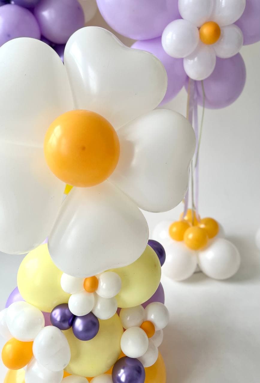 Оформление из шаров «Цветик-Семицветик»