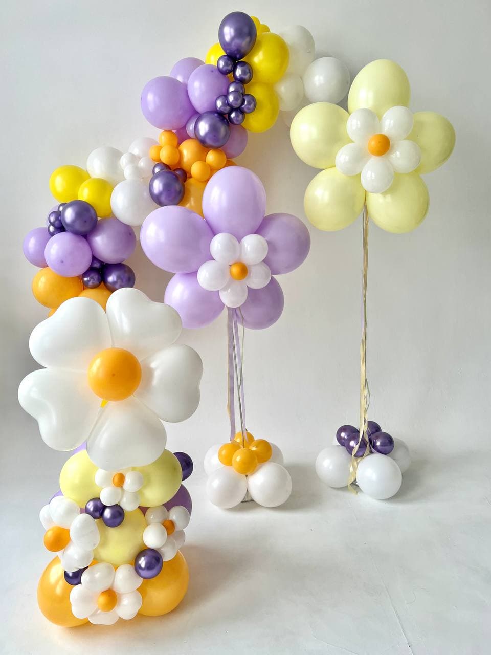 Оформление из шаров «Цветик-Семицветик»