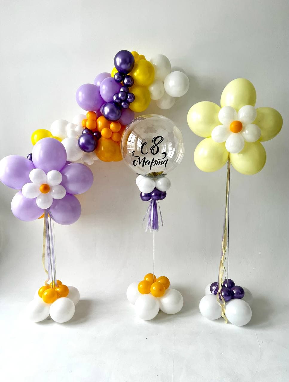 Оформление из шаров «Весенняя поляна»