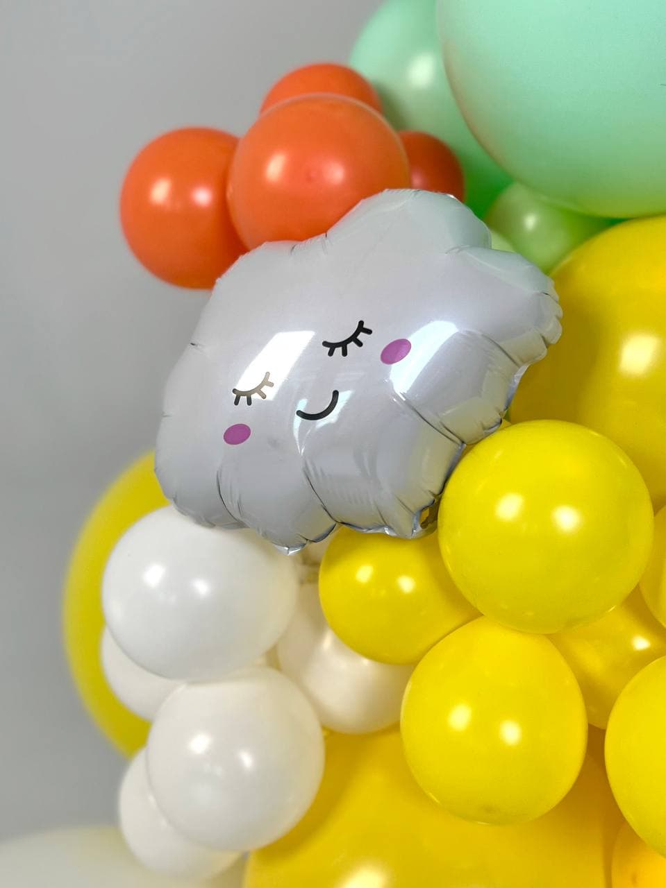 Оформление из шаров « Яркое солнышко»