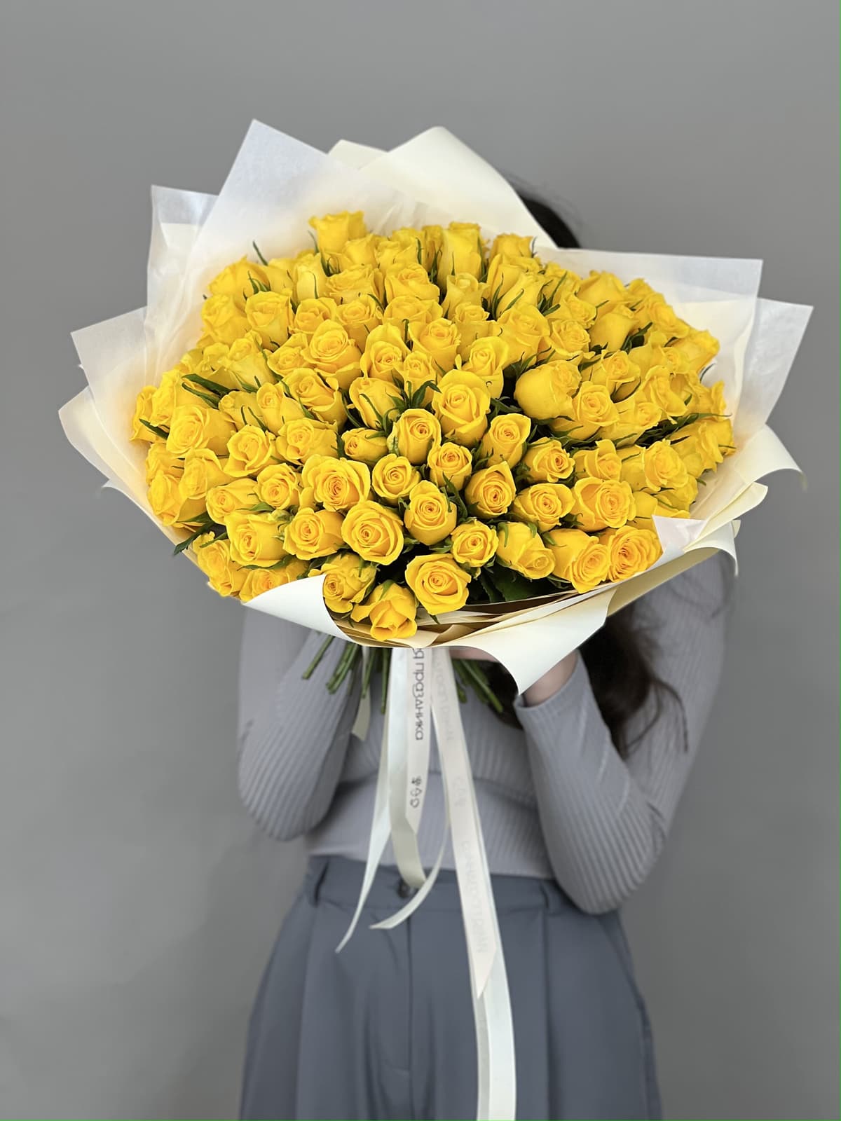 МЕГА АКЦИЯ Роскошный букет из 101 желтой розы Кения 35-40 см в матовой бумаге