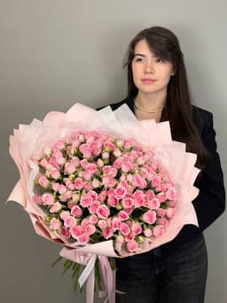 МЕГА АКЦИЯ Роскошный букет из 51шт розовых кустовых роз