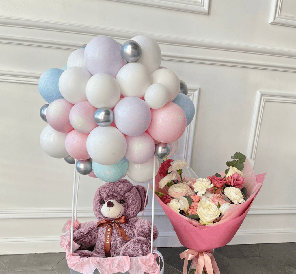 Сфера из шаров с даблстафф на палочках