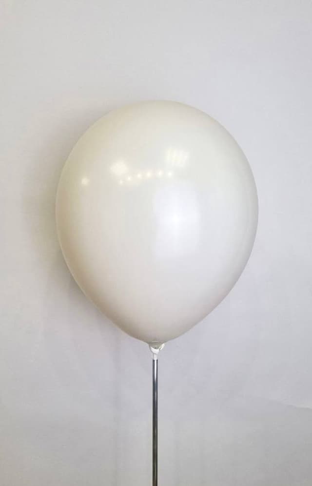 Шар даблстафф (шар в шаре) белый песок + белый пастель 30 см Шар даблстафф (шар в шаре) белый песок + белый пастель 30 см