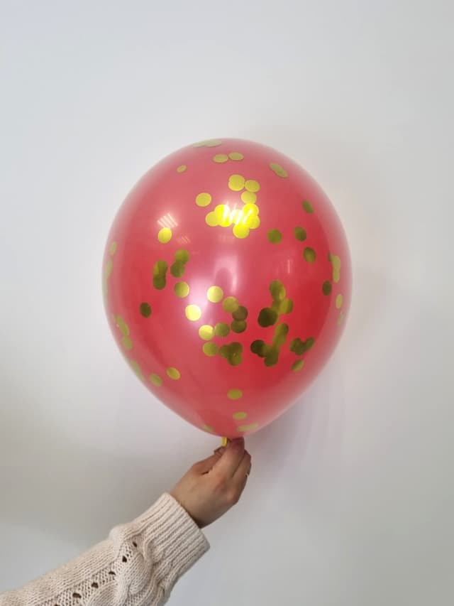 Шар стеклянный (шар в шаре) красный с конфетти золото 30 см Шар стеклянный (шар в шаре) красный с конфетти золото 30 см