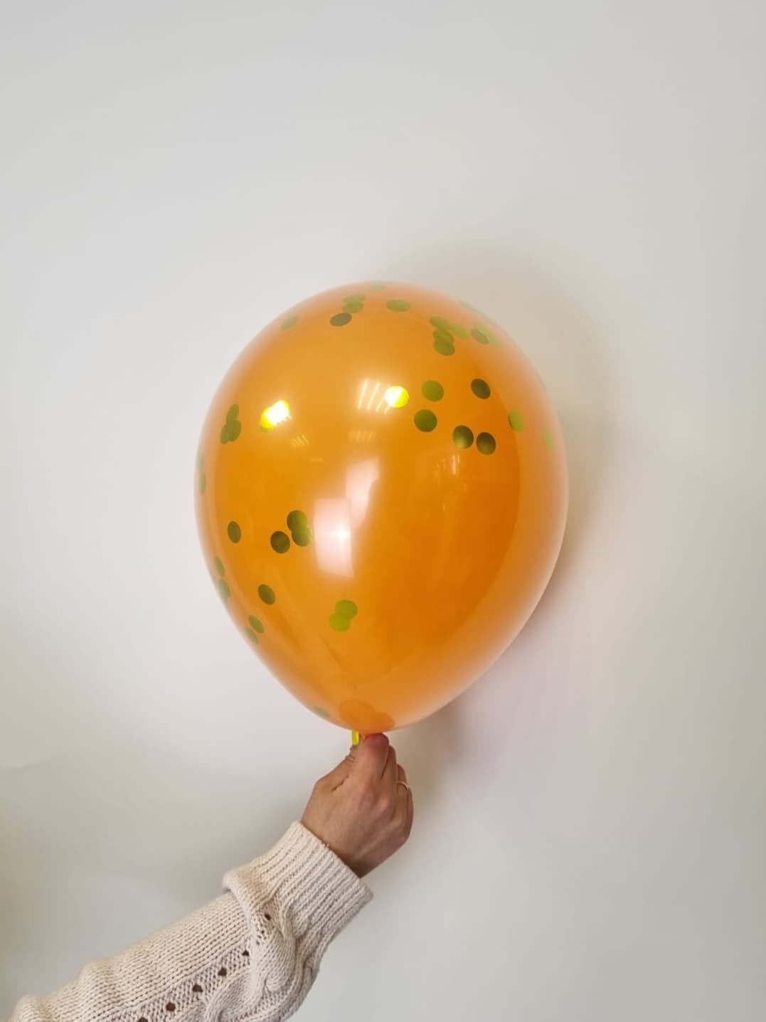 Шар стеклянный (шар в шаре) оранжевый с конфетти золото 30 см