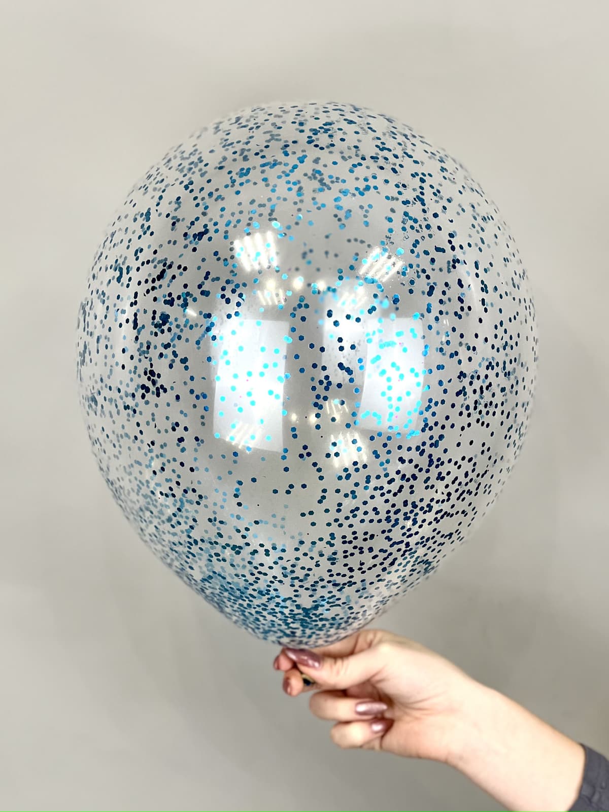 Шарик с шестигранным конфетти (голубое)