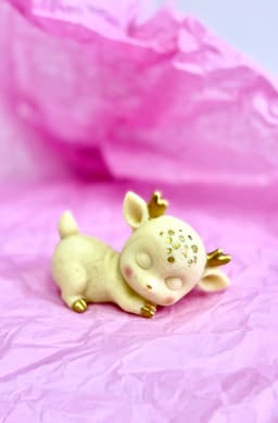 Шоколадная фигура "Оленёнок", белая в ассортименте