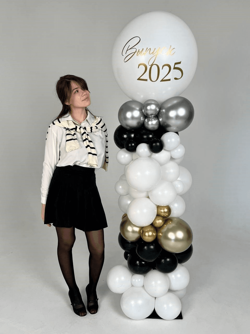 Стойка из шаров с воздухом «Серебро и Золото»